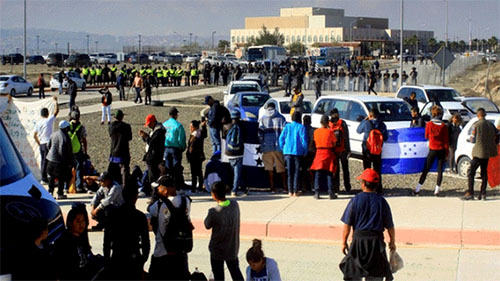 Hallan cuerpos apuñalados de dos migrantes hondureños en México